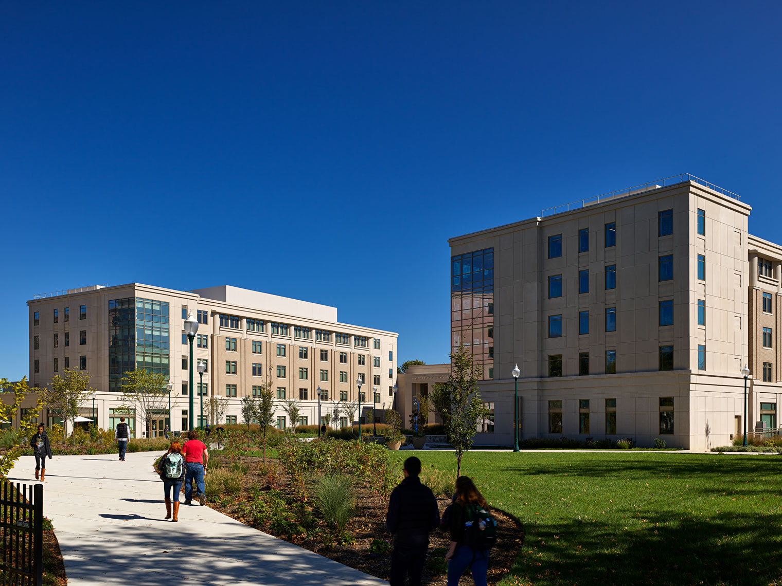 AU-East-Campus_ext-a_WEB-DRAFT